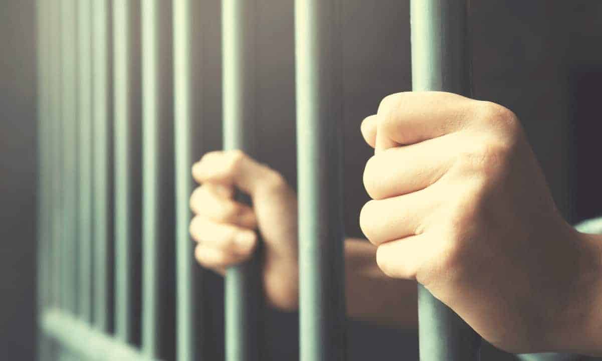 مردی که 20 هزار دلار بیت کوین به هیتمن برای کشتن یک کودک پرداخت کرد، به مدت 6 سال به زندان رفت (گزارش)