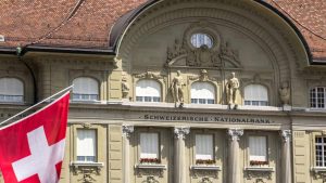رئیس بانک ملی سوئیس درباره افزودن بیت کوین به ذخایر ارزی ابراز نگرانی کرد
