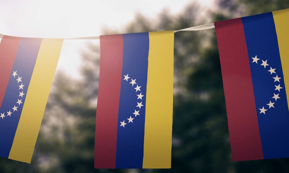گزارش: ونزوئلا استفاده از رمزارز را در پاسخ به تحریم‌های نفتی مجدد آمریکا تسریع می‌کند